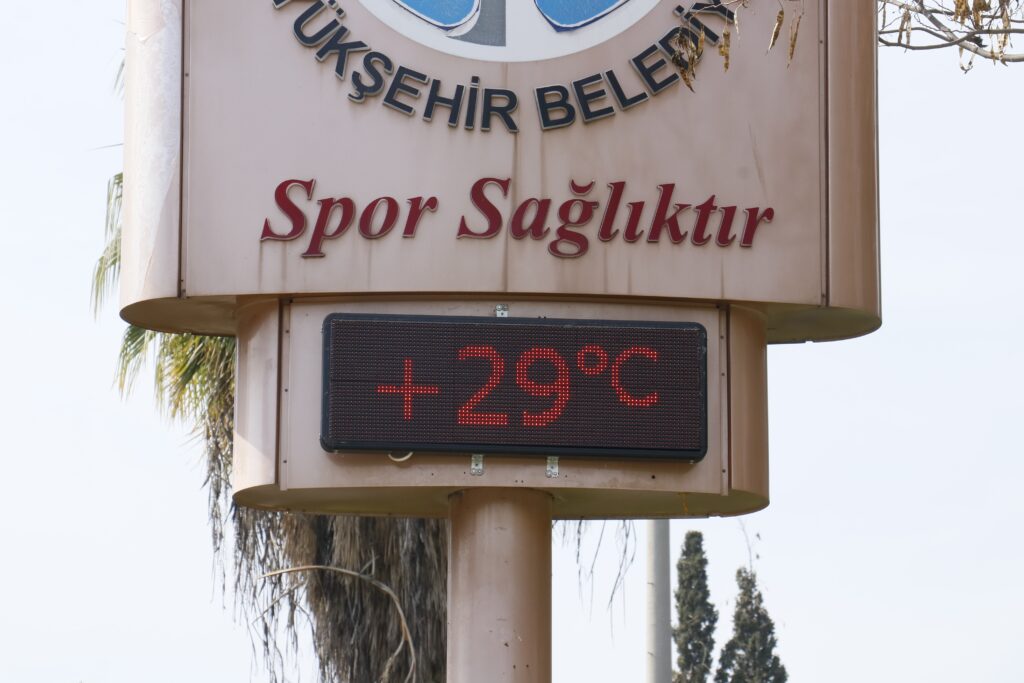 Adana’da son 94 yılın en sıcak Mart ayı, termometreler 29 dereceyi gösterdi
