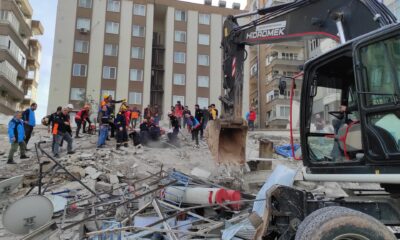 Şanlıurfa’da çöken binada arama kurtarma çalışmaları başlatıldı