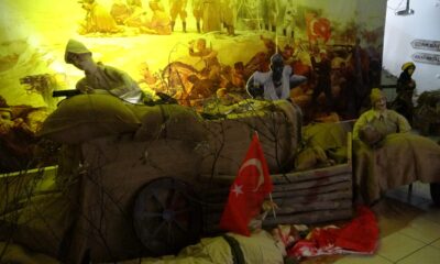 Okullarını adeta Çanakkale’ye dönüştürdüler