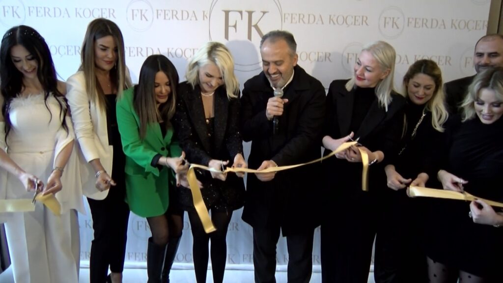 Ünlü isimlerden bağış sözü verip yerine getirmeyenlere çok sert eleştiri :“Hepsini ifşa edip topluca yüzüne tükürelim”