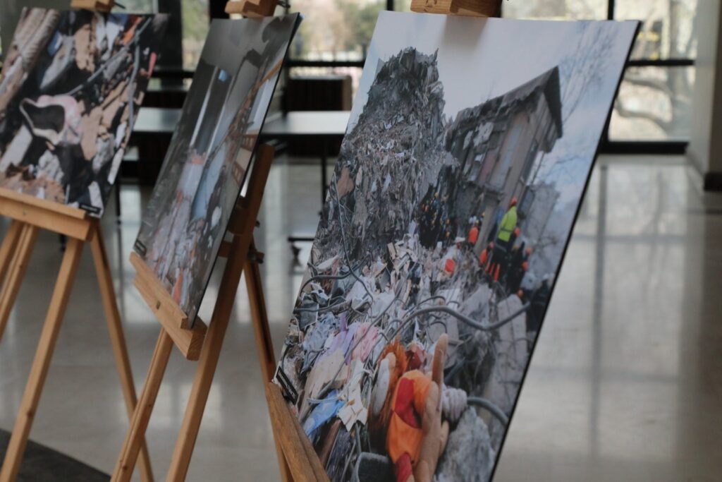 BTÜ Öğretim Görevlisinden deprem fotoğraf sergisi