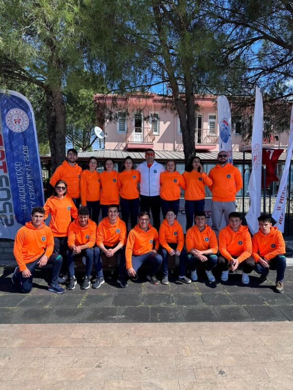 Kanoda en iyiler yine Bursa Büyükşehir Belediyespor’dan