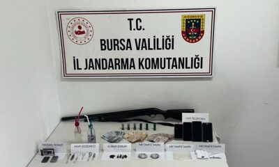 Bursa’da 34 suç kaydı olan uyuşturucu taciri kıskıvrak yakalandı