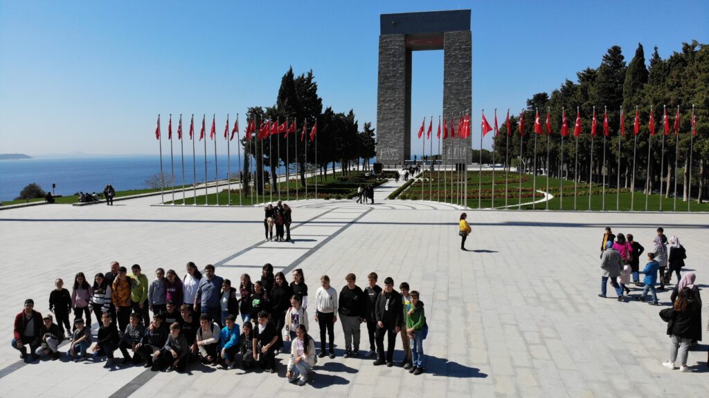 Çanakkale Zaferi’nin 108’inci yılında Şehitler Abidesi’ne ziyaretçi akını