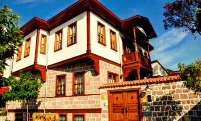 Bursa Osmangazi’de 2.326 m² arsa üzerindeki üç katlı ahşap köşk icradan satılıktır (çoklu satış)