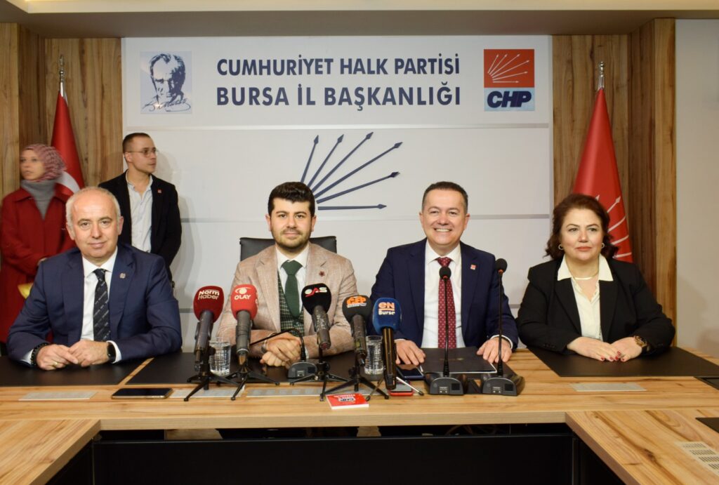 AYTUĞ ONUR CHP BURSA’DAN MİLLETVEKİLİ ADAY ADAYLIĞINI AÇIKLADI