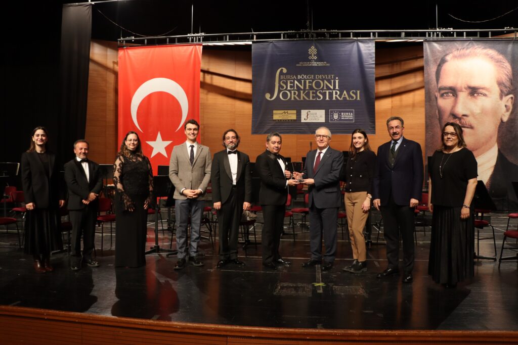 Yeşilova’dan sanata ve sanatçıya destek