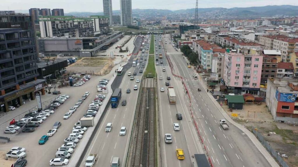 Geçit esnafı çözüm bekliyor