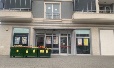 Bursa’da zincir markette müşteri ile kasiyerin kavgası kamerada