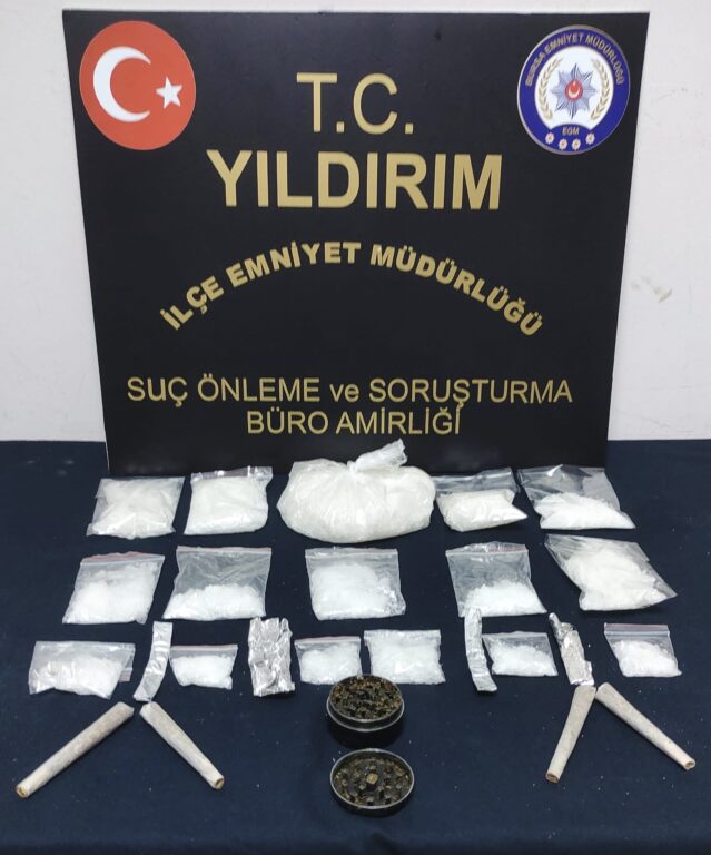 Bursa polisi 34 suç kaydı bulunan zanlıyı 530 gram uyuşturucu ile yakaladı