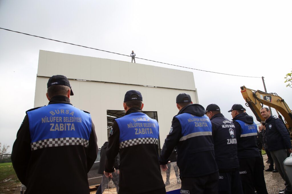 Bursa’da kaçak yapıyı yıktırmamak için canını hiçe saydı