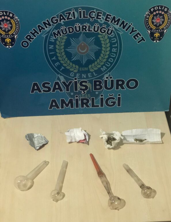 2 hırsızlık zanlısı ve 3 uyuşturucu taciri tutuklandı