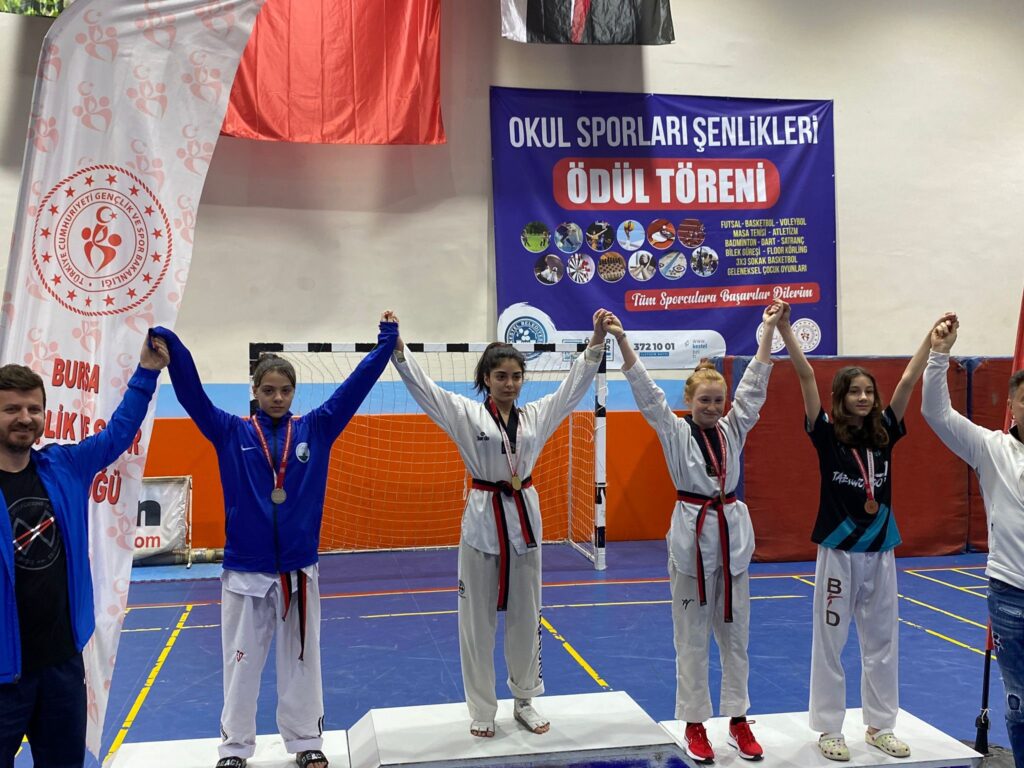 Osmangazili sporculardan çifte bayram