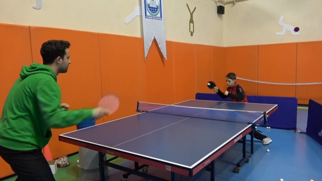 13 yaşındaki otizm hastası Sait Can, şampiyonluğa oynuyor