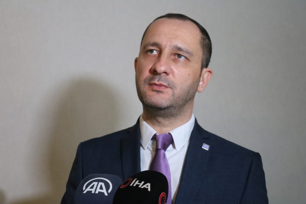 “Yapı denetimciler ortada bir karar yokken tutuklu yargılanıyor. O insanlar da depremzede, tutuksuz yargılanmalı”