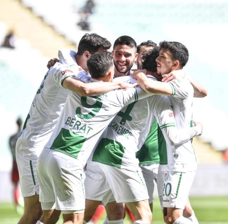 Bursaspor play-off yolunda