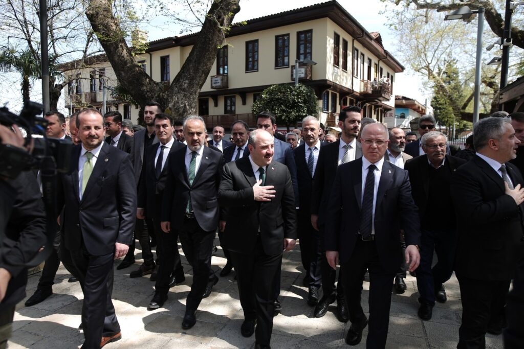 Bakan Varank, seçim çalışmalarını Togg ile başlattı