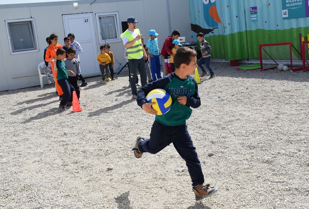 Nilüfer, Samandağ’ın acılarını hafifletiyor