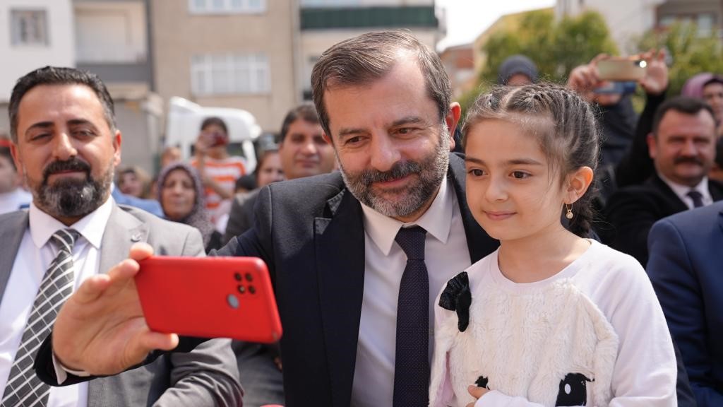 Başkan Mustafa Işık, “umudumuzun ışıkları çocuklarımızın gözlerindeki bayram ışıltısı hiç sönmesin”