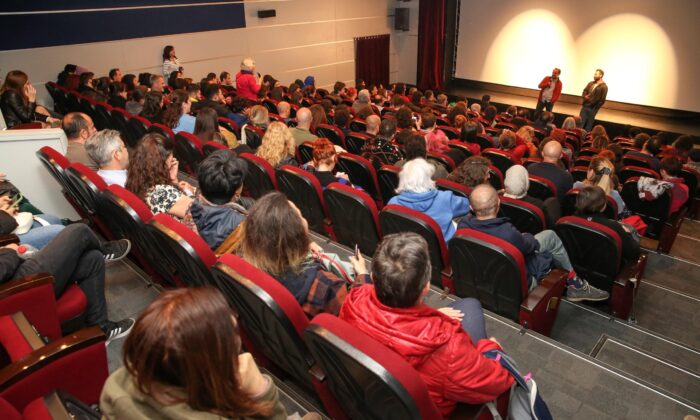 “Karanlık Gece” Nilüfer’de izleyici ile buluştu