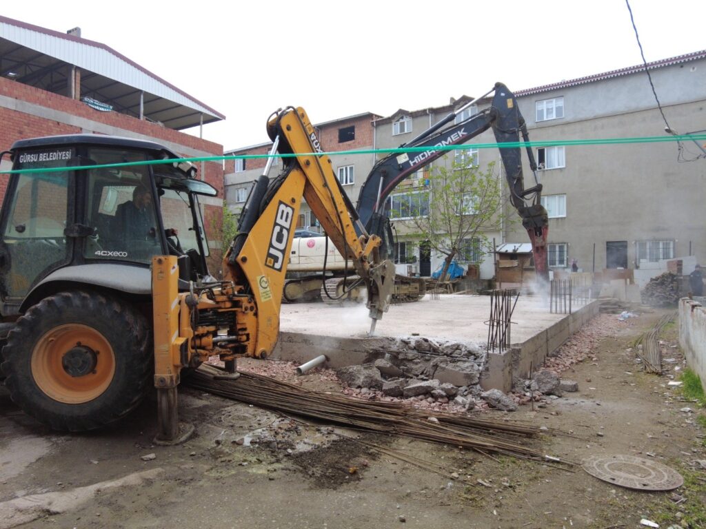 Gürsu Belediyesi kaçağa savaş açtı: 1 günde 6 yıkım