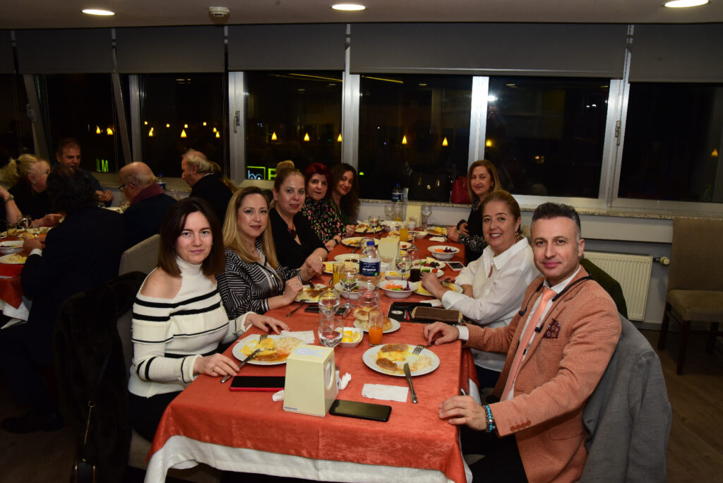 Nilüfer Musiki Derneği  üyelerine iftar verdi