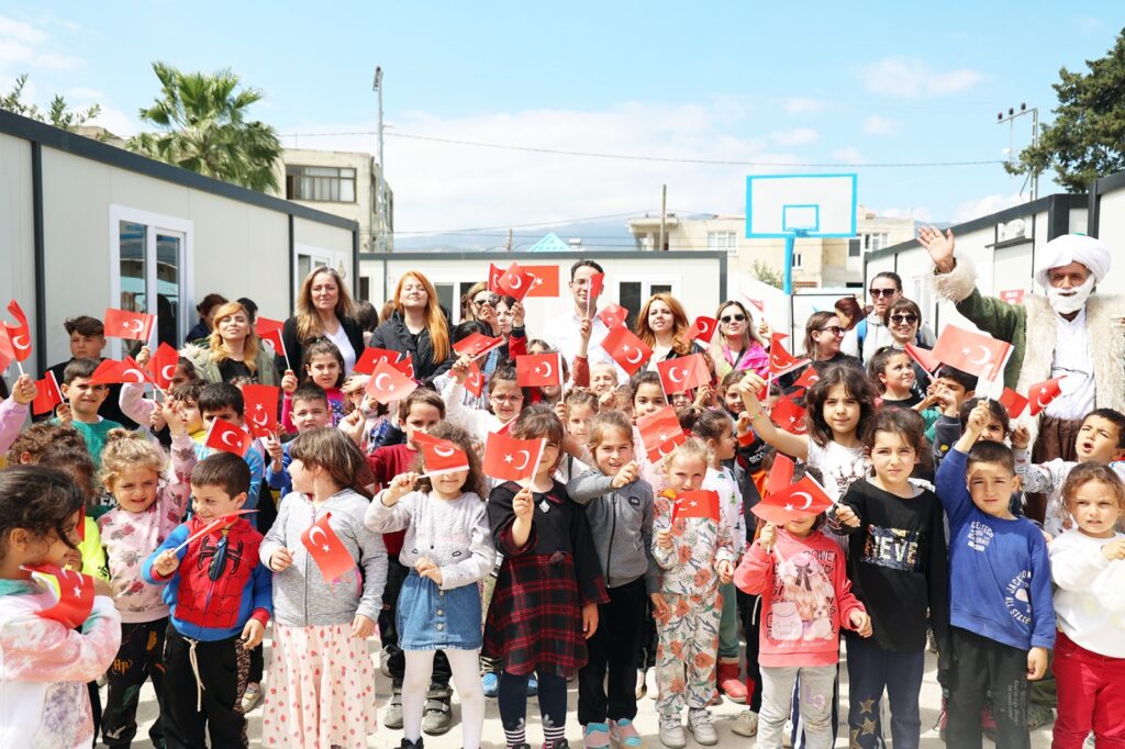 Uludağ Elektrik çocukların yüzünü güldürdü