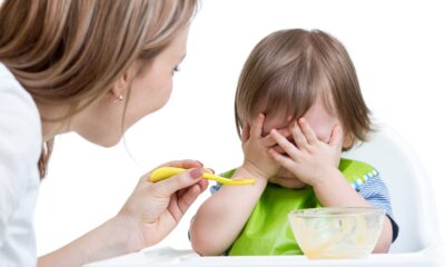 Çocuğunuzun mama kaşığını ve emziğini yalamadan bir daha düşünün