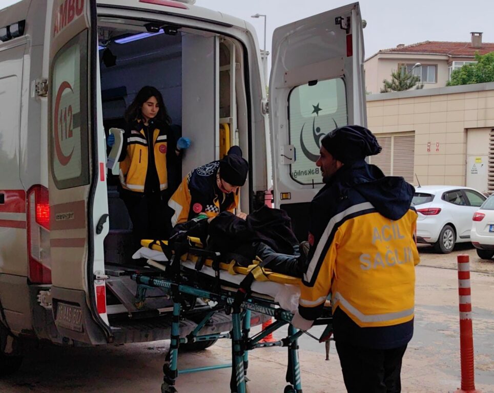 Çanak anten takarken ölümden döndü