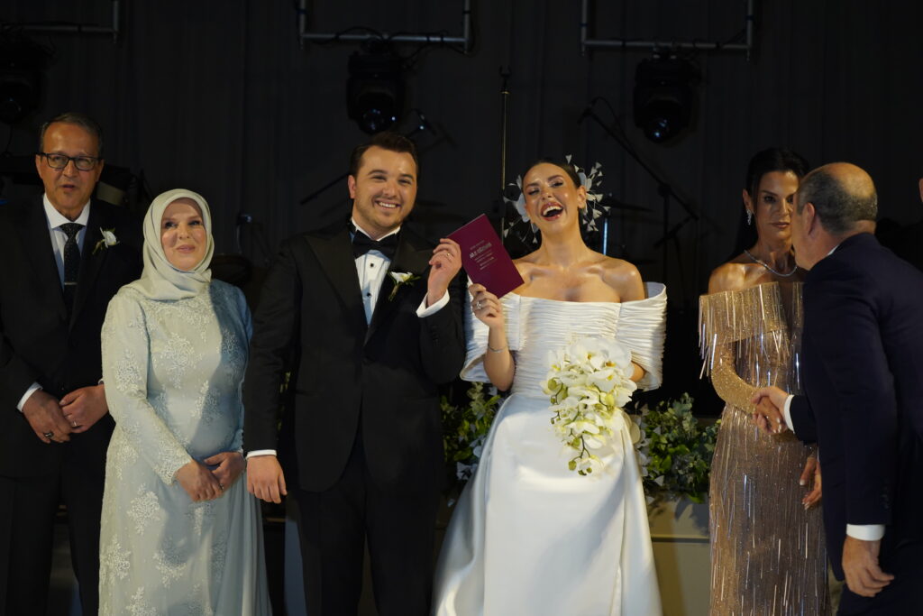 Başkan Erkan kızını evlendirdi