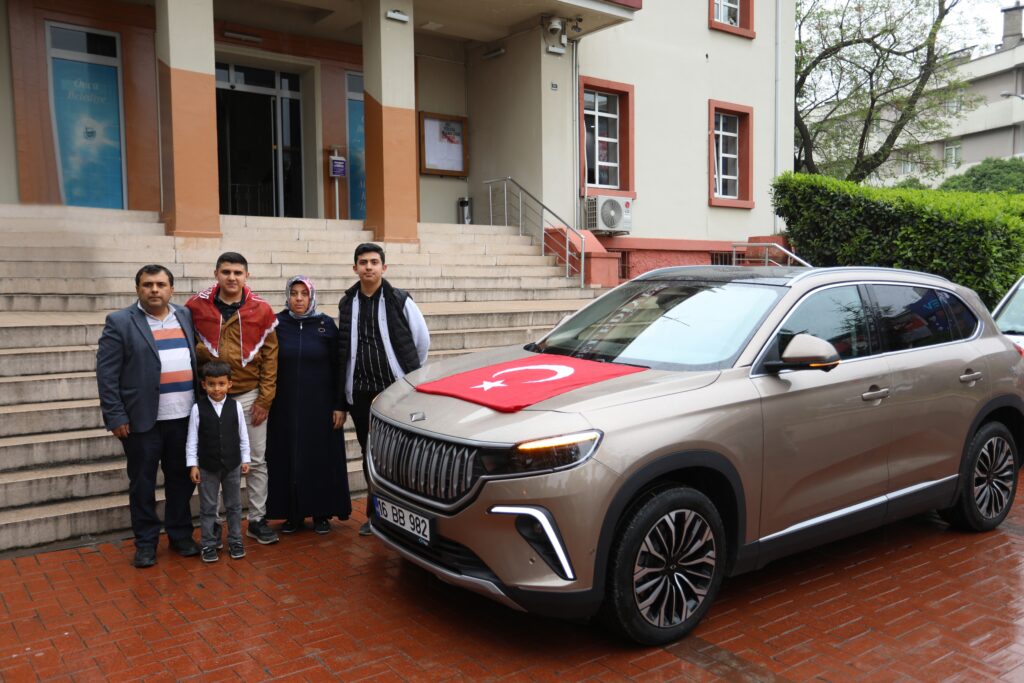 Togg, asker uğurlamasında konvoy başı oldu