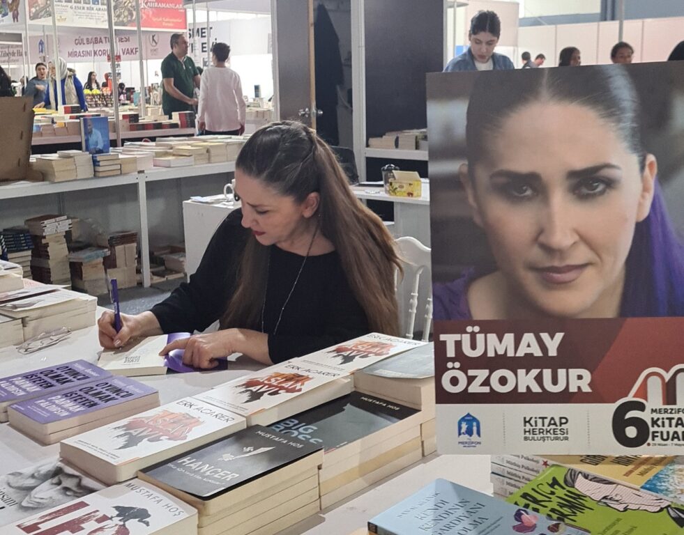 İKİNCİ KİTABININ MÜJDESİNİ VERDİ