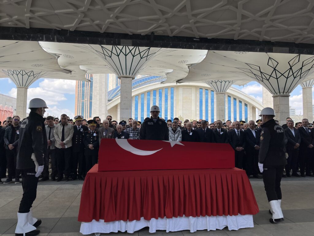 Şehit polis memuru Özgür Barçın, Ankara’da son yolculuğuna uğurlandı