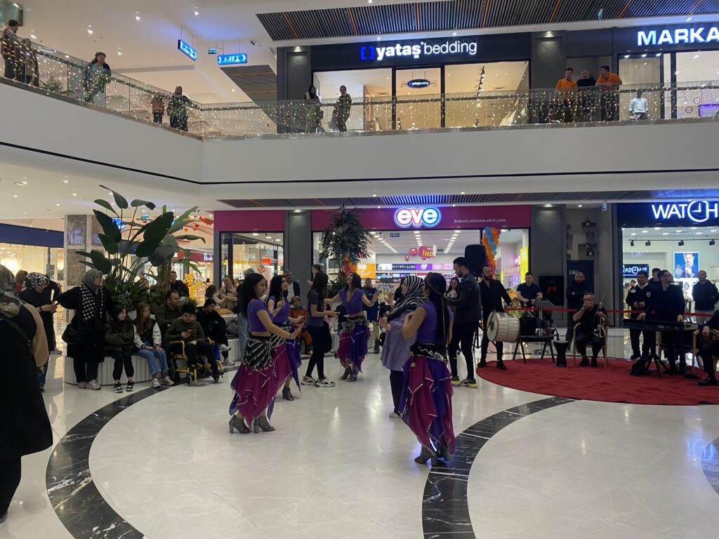 Bursa Parkur AVM’de Hıdırellez coşkusu