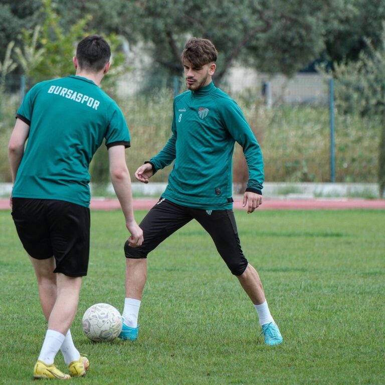 Bursaspor son antrenmanı Aydın’da yaptı