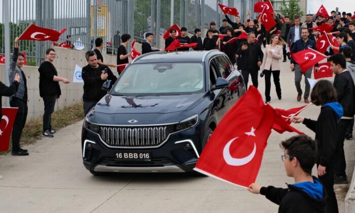 Otomotiv öğrencileri Togg’a hayran kaldı