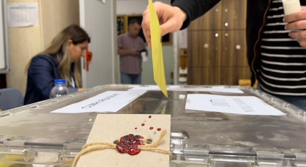 Bursa’da vatandaşlar sandık başına gitti