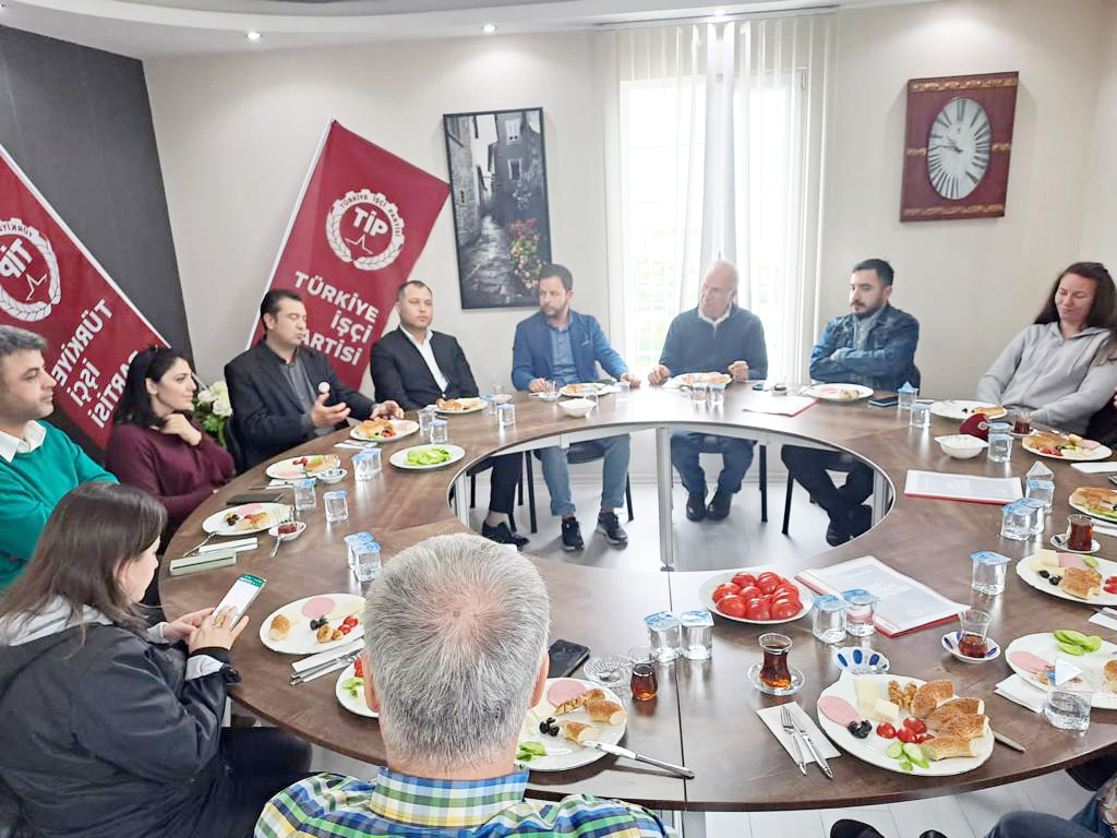 ‘PARTİ DEĞİL  İŞÇİ SINIFI  İKTİDAR OLSUN’