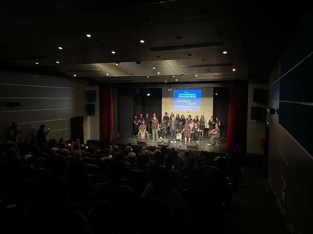 Dayanışma Gönüllüleri’nden dayanışma konseri