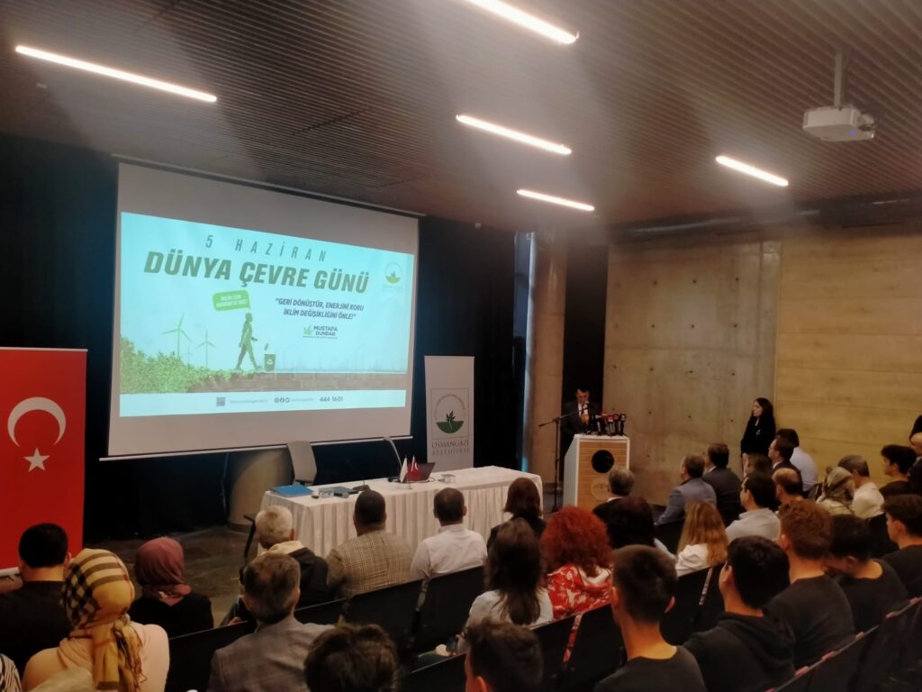 Mustafa Dündar: Çevre dünyanın en önemli sorunu