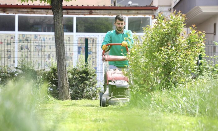 İnegöl’ün yeşil alanları yaza hazırlanıyor