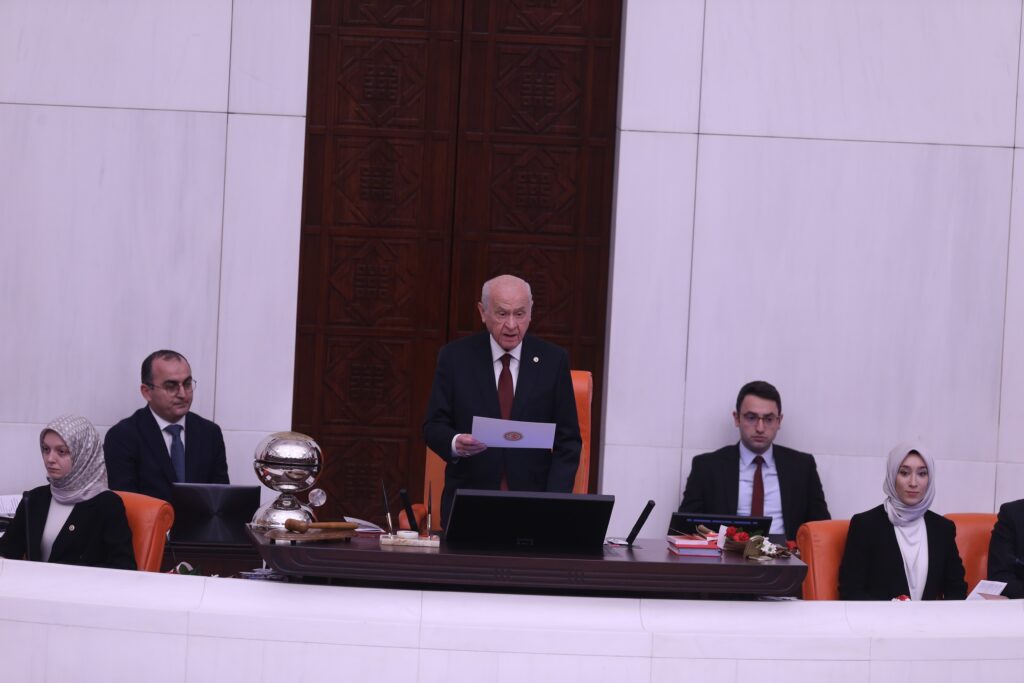 TBMM’ de ilk oturumu Devlet Bahçeli yönetti