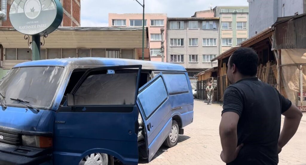 Kendi aracı gibi binip uyuya kaldılar, ateşe verip gittiler