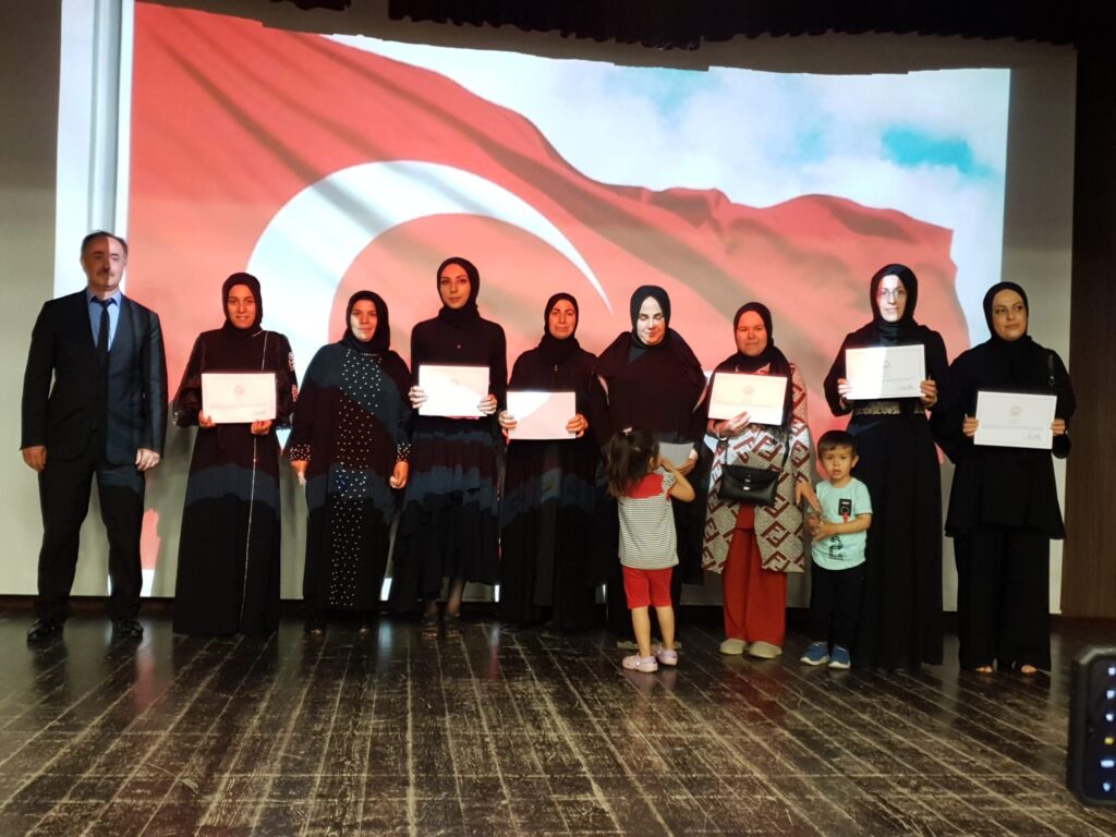 İnegöl’de kursiyerler sertifikalarını aldı