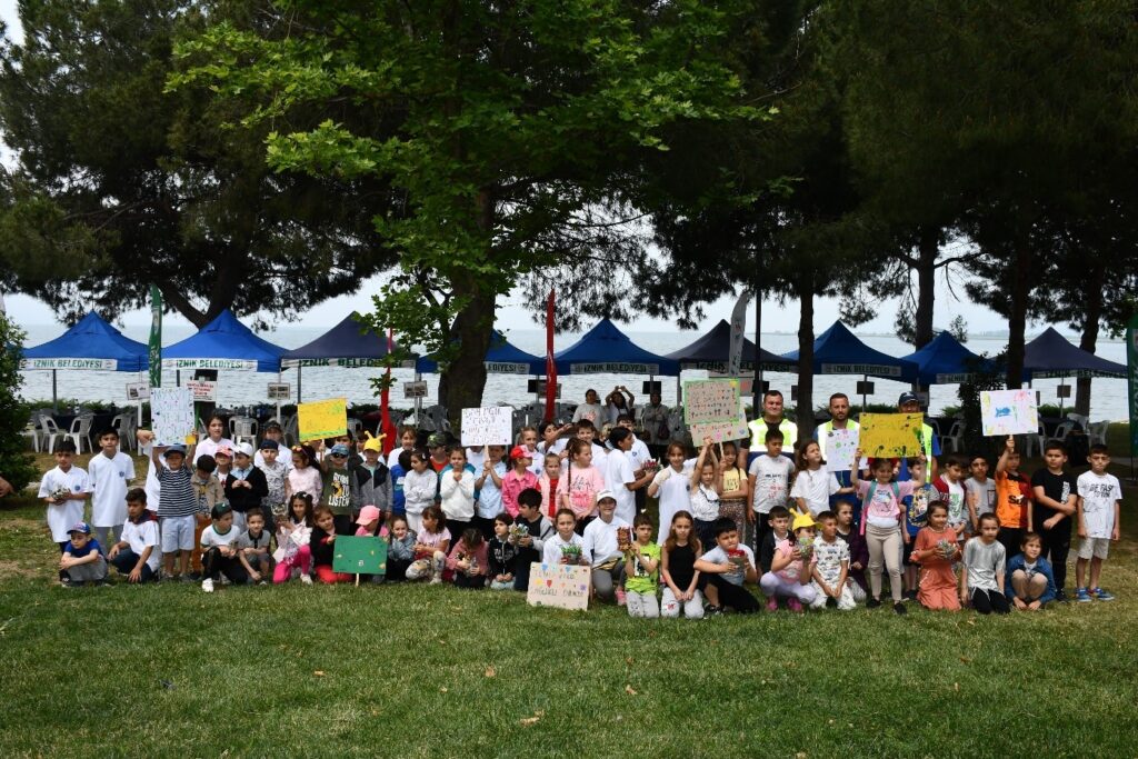 İznik’te miniklerden çevre farkındalığı