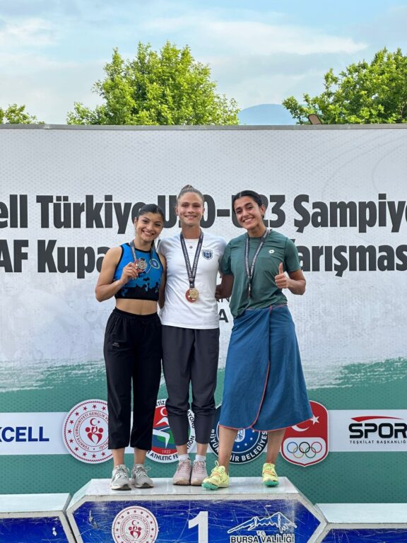 Türkiye Atletizm Şampiyonası’nda madalyaları topladı