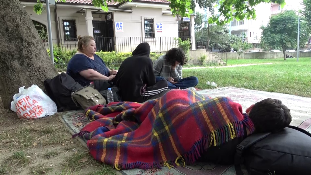 Kirasını ödeyemeyen engelli anneye haciz şoku…