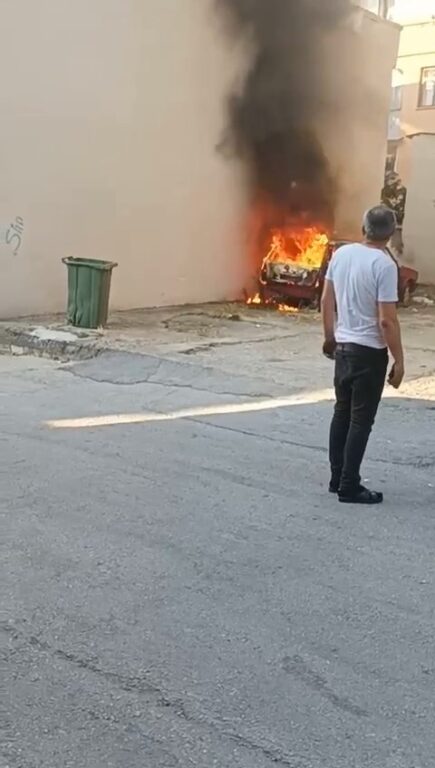 Torpille oynayan çocuklar park halindeki aracı yaktı