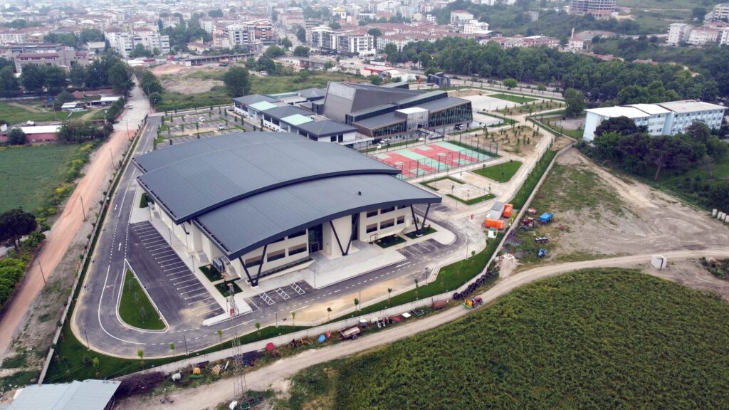 Mustafakemalpaşa’da hizmete girdi… Kültür, sanat ve spor tek merkezde