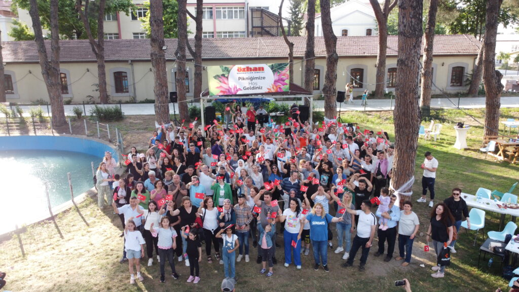 ÖZHAN AİLESİ PİKNİKTE EĞLENCEYE DOYDU